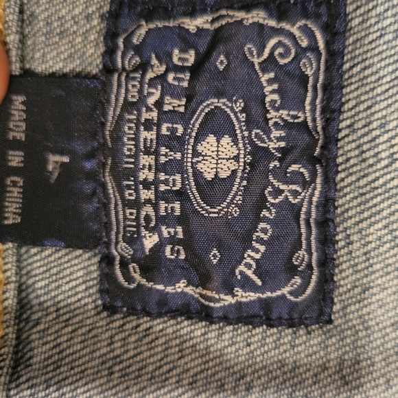 LUCKY BRAND DEMIN JACKET SIZE LARGE. - Picture 3 of 4